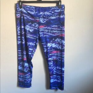 Women's Blue Patterned Capris (Bin Z)​